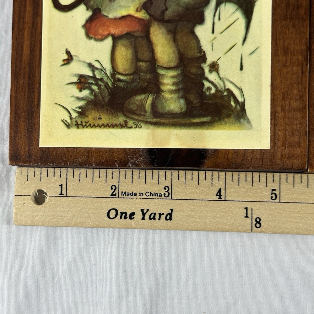 Vintage Set of 2‎ Hummel Wood Wall Plaques 5" x 7" Boy And Girl Umbrella Rain - Picture 9 of 12